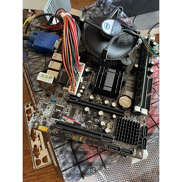 Kit carte mère LGA775 + Processeur + Mémoire + Graphique